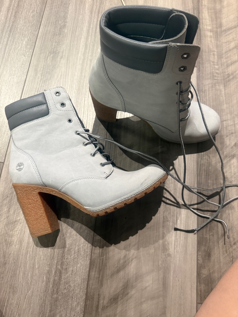 Timberland Women's Light Gray Lace-Up Block Heel Ankle Boots